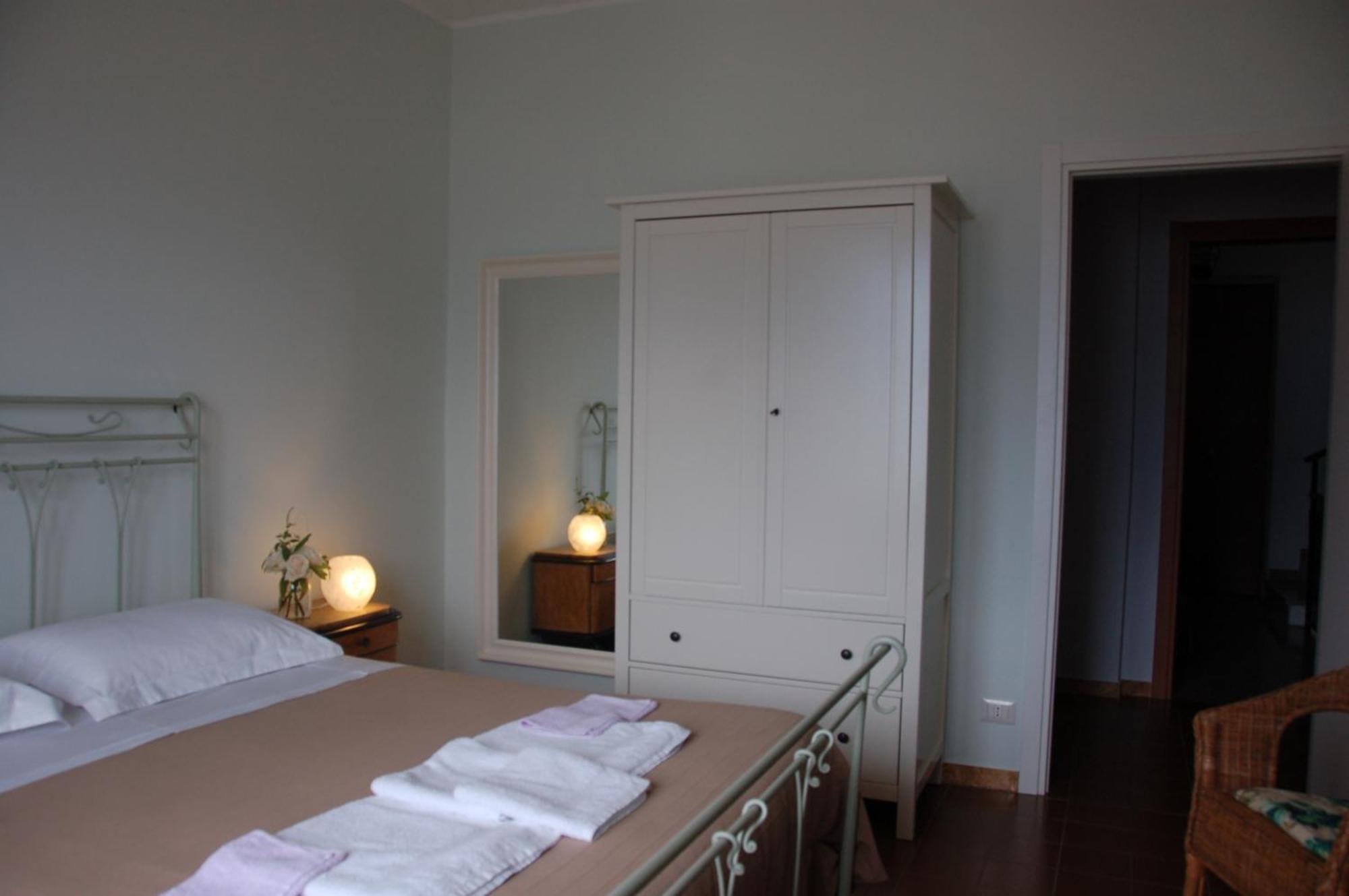 B&B Cherry En Rose Лецено Стая снимка
