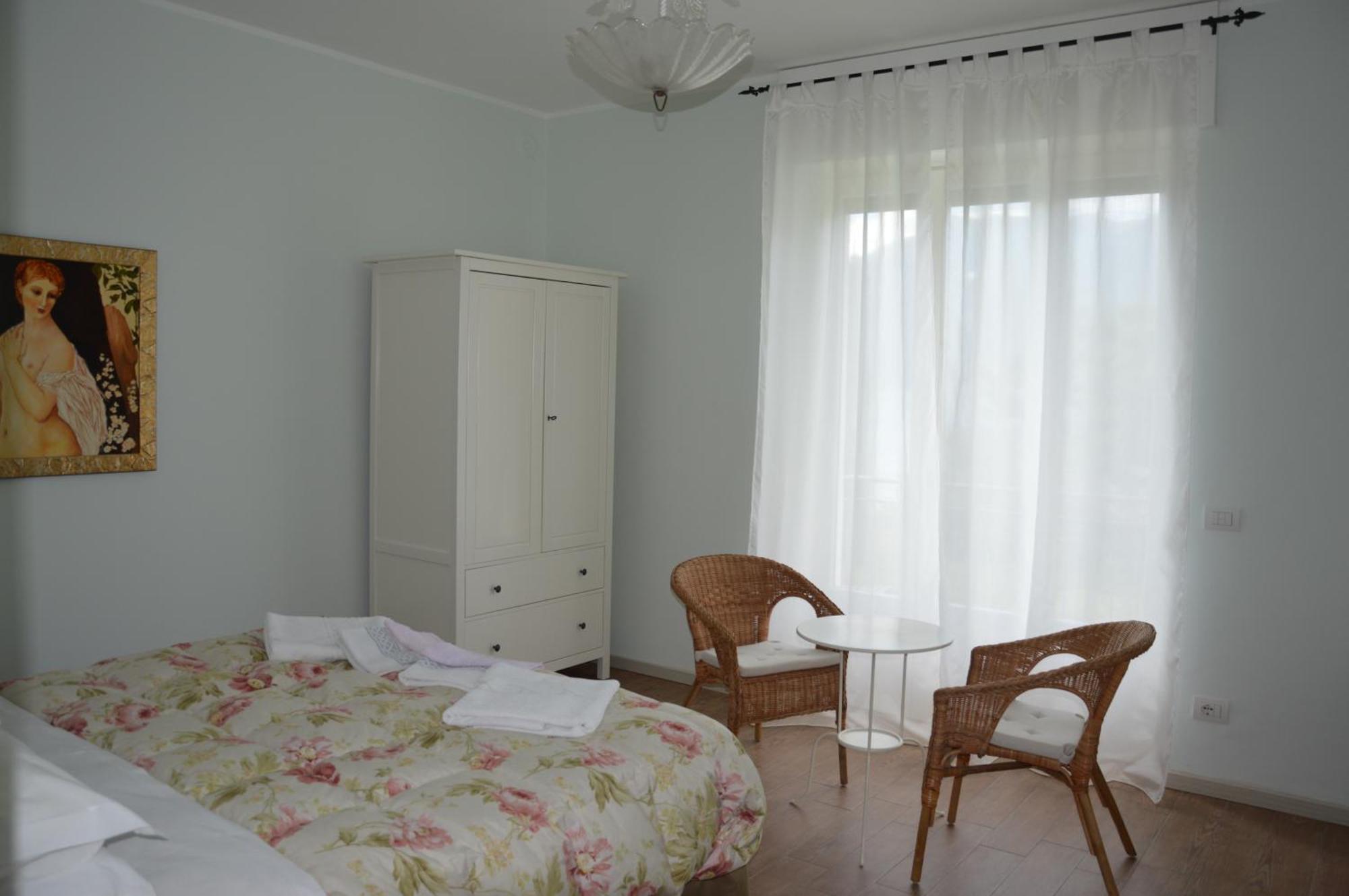 B&B Cherry En Rose Лецено Екстериор снимка